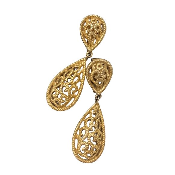 Vintage Trifari Gold-Tone Ornate Filigree Teardrop Clip Earrings Elegant Design - Picture 4 of 9